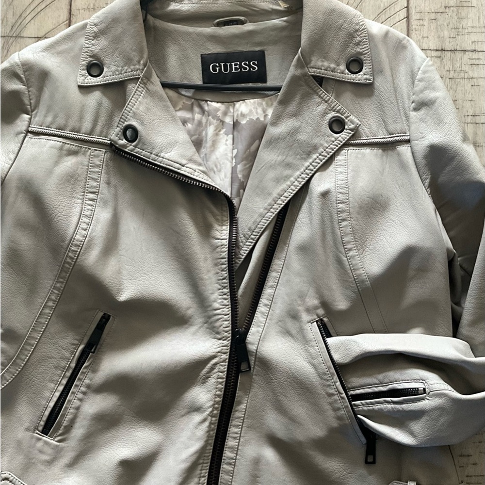♥️GUESS Women's Light Gray Jacket